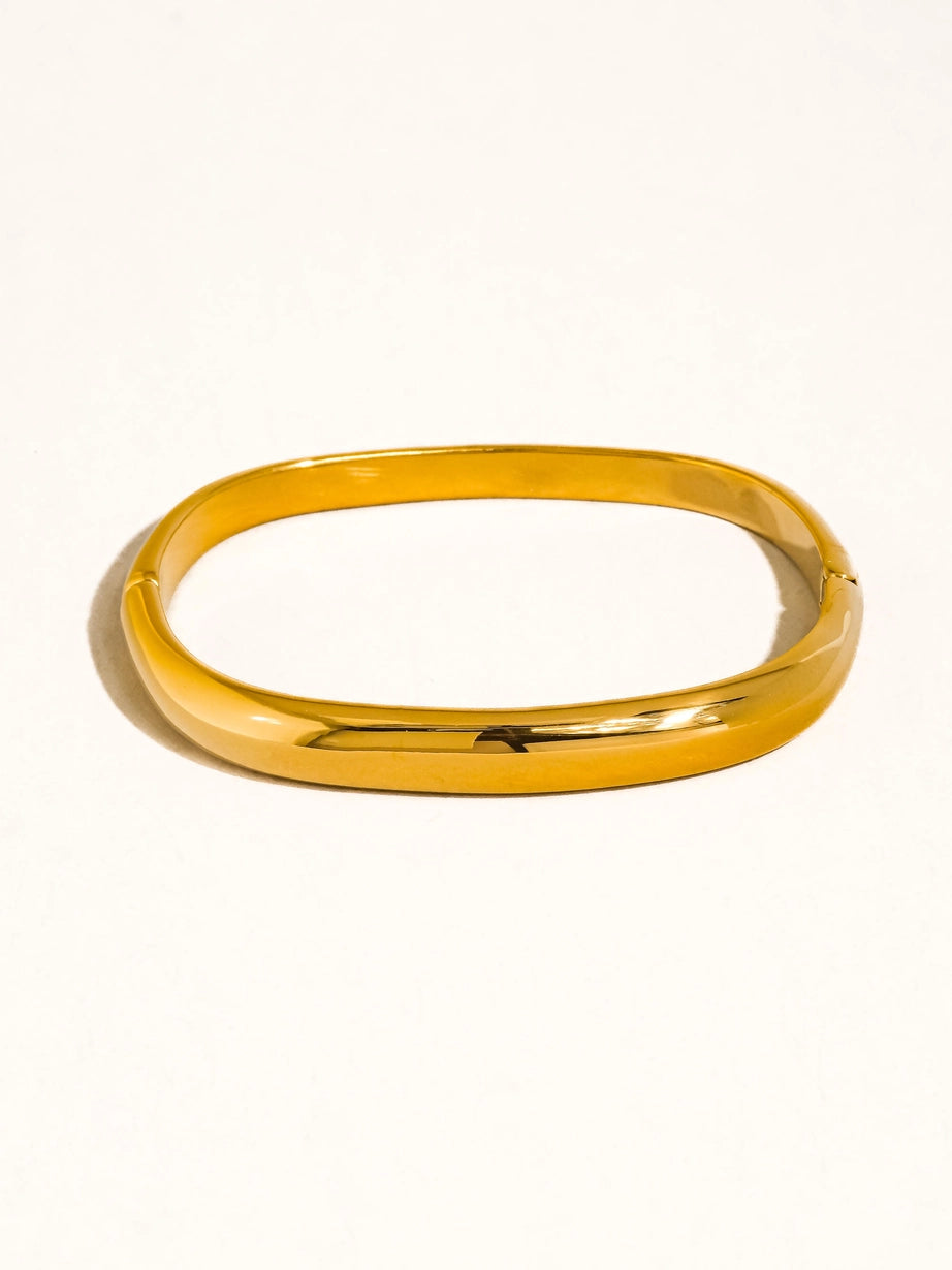 Le Fete 18K Gold Non-Tarnish Classic Bangle